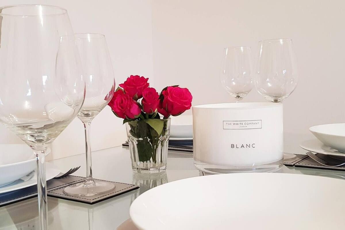 Modern Apartment In The Heart Of Oxford With Secure Underground Parking Eksteriør billede